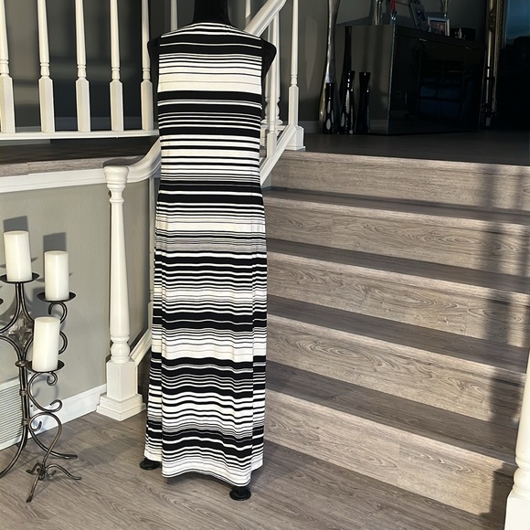 WHBM Maxi Dress - Picture 2 of 4